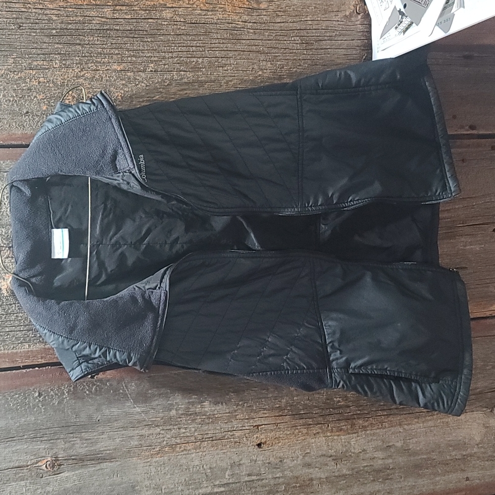 Columbia vest